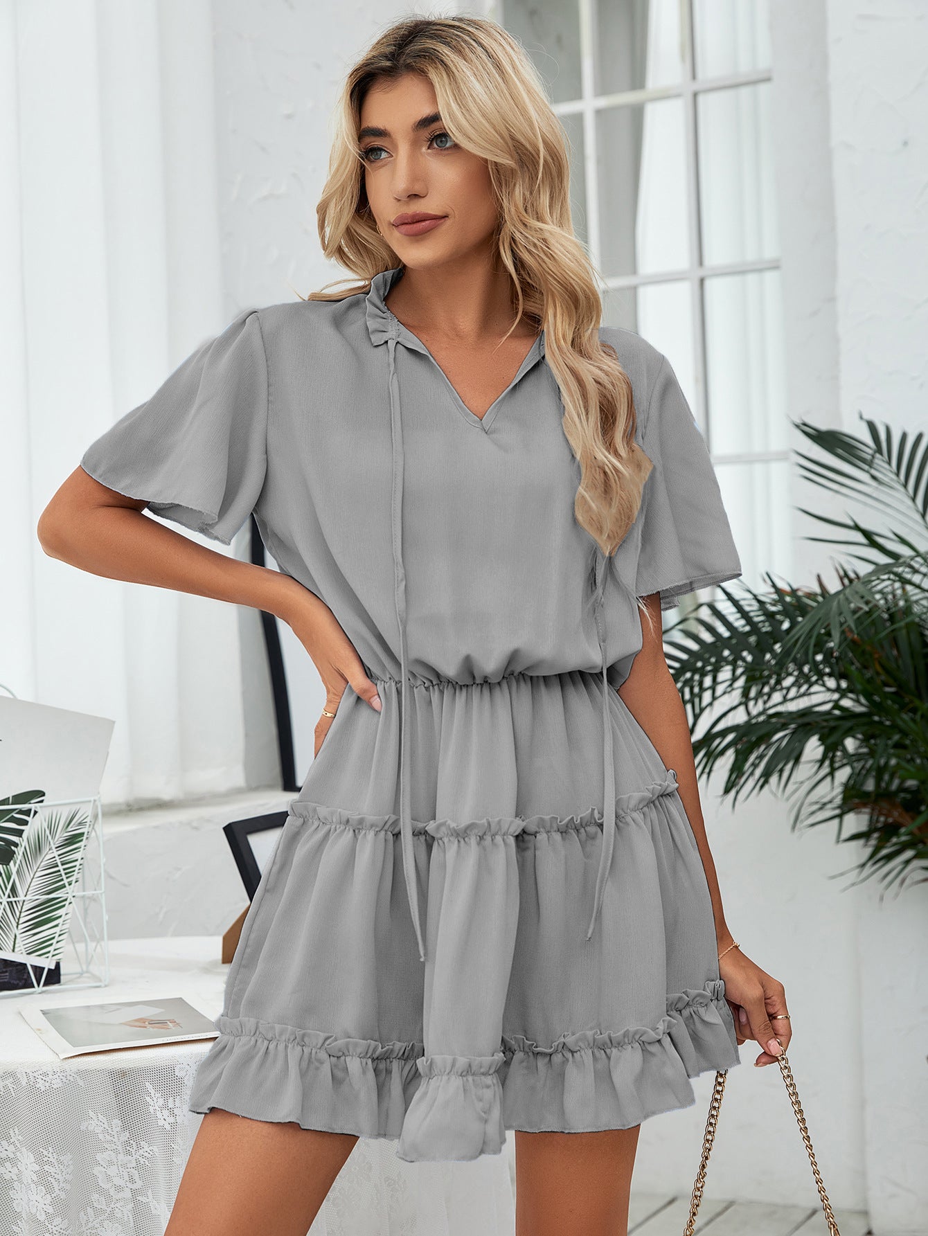 women's V-neck pleated mini skirt dress
