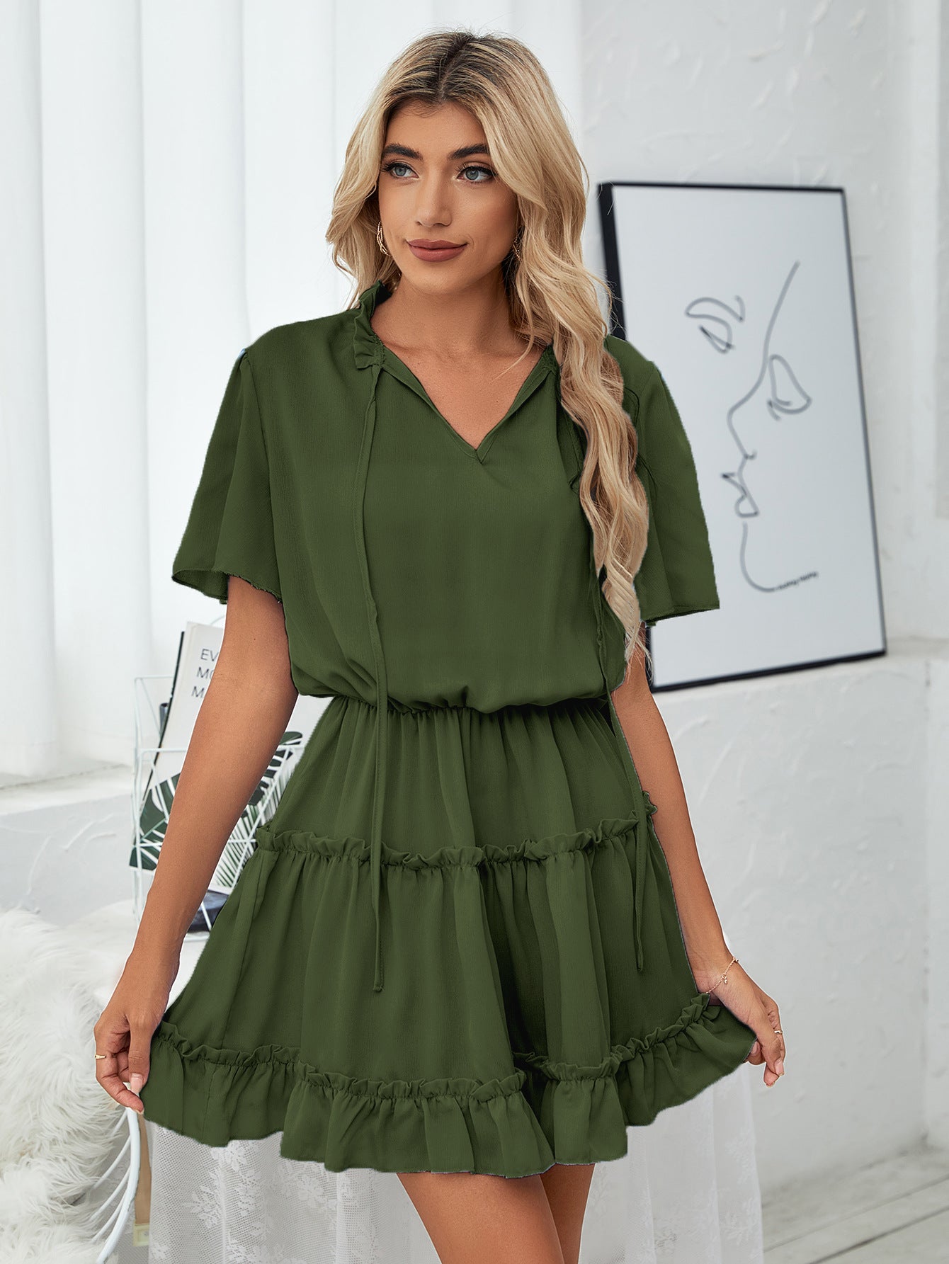 women's V-neck pleated mini skirt dress