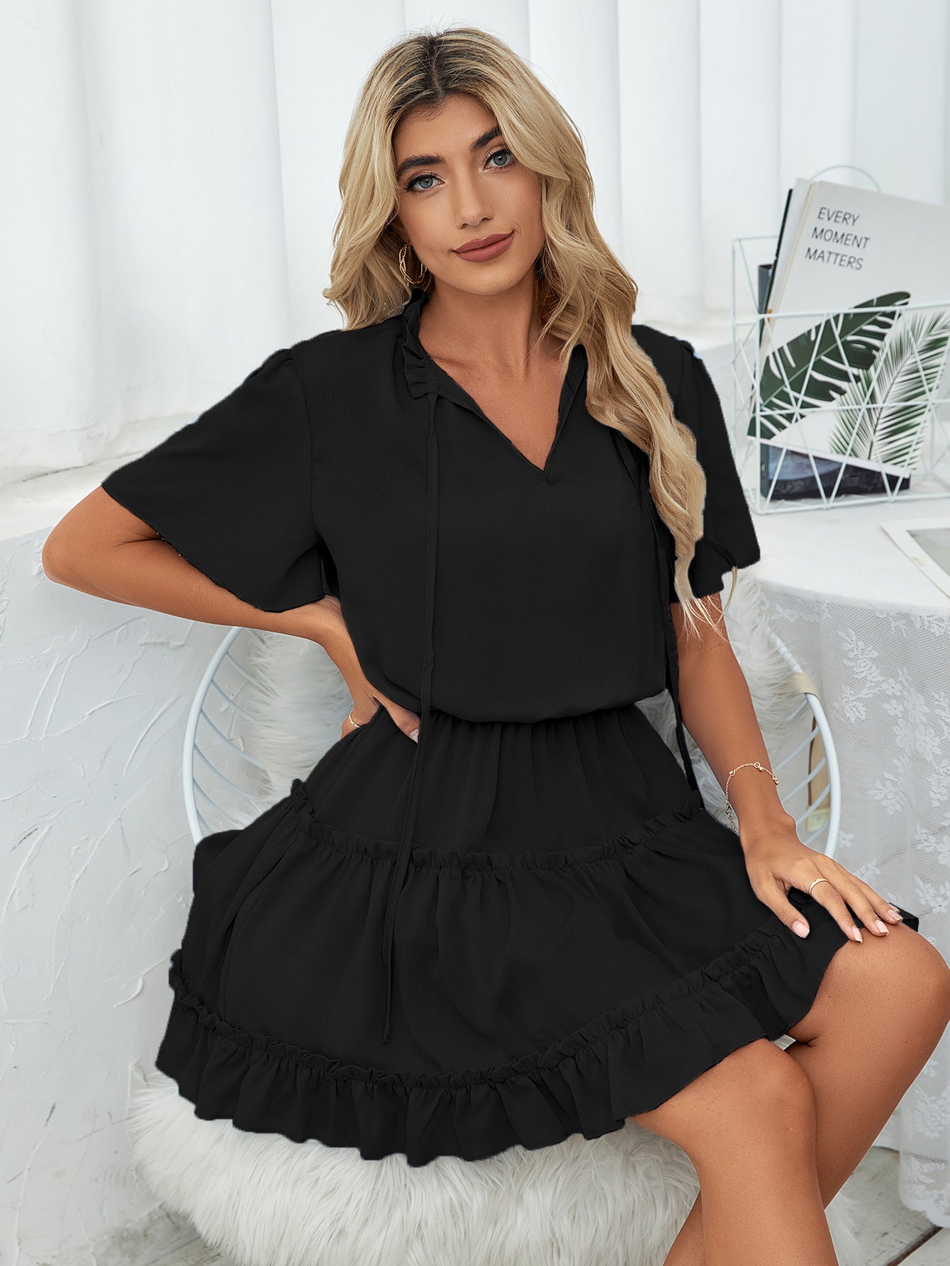 women's V-neck pleated mini skirt dress