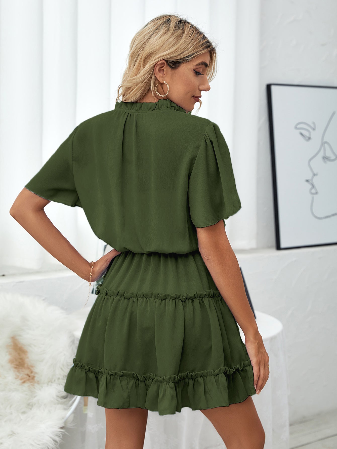 women's V-neck pleated mini skirt dress