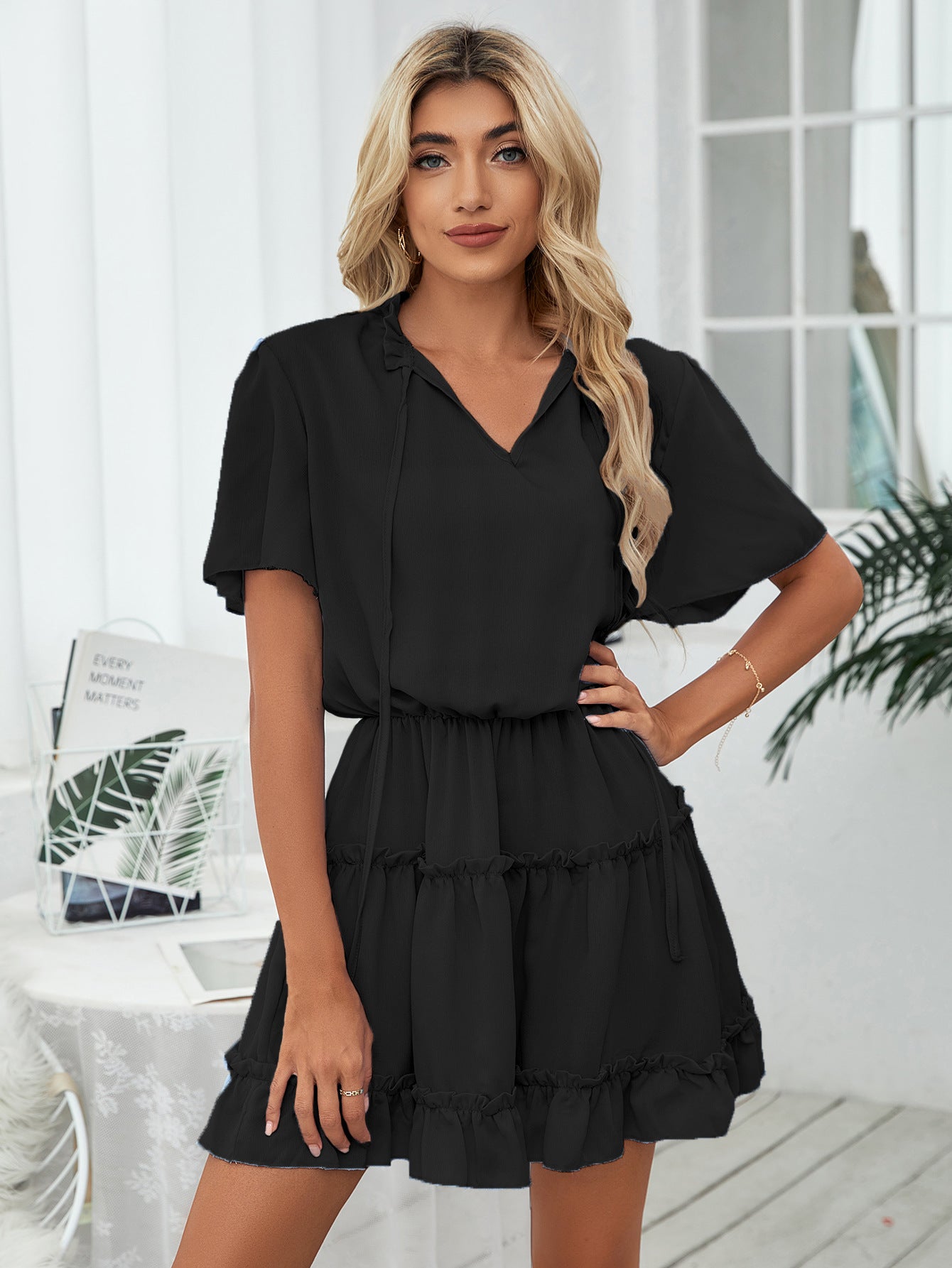 women's V-neck pleated mini skirt dress